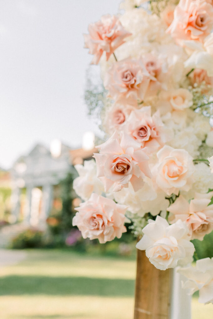 floral wedding ceremony arch091